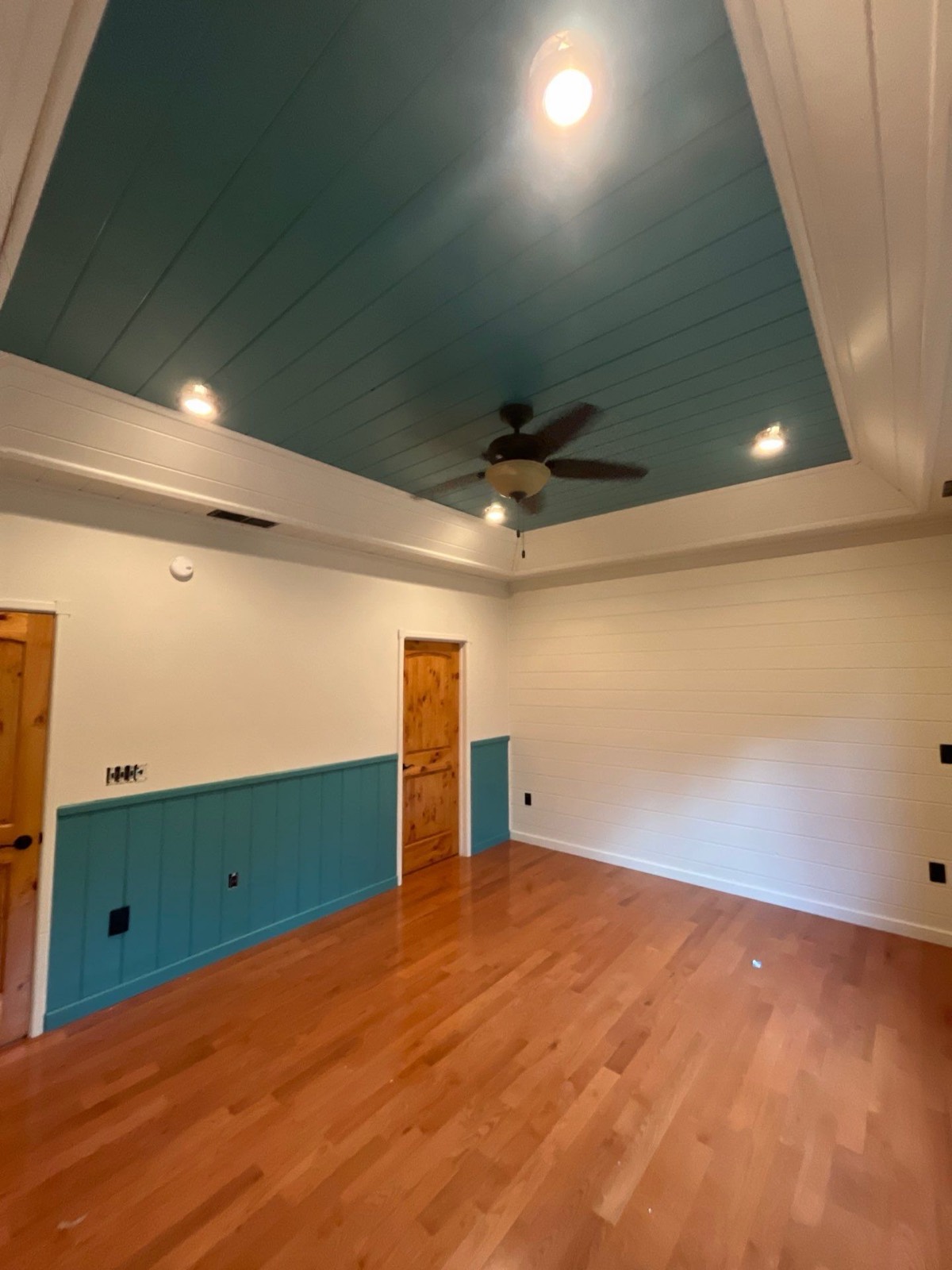 Whole-Cabin Interior Repaint in North Georgia: photo 6 of 21
