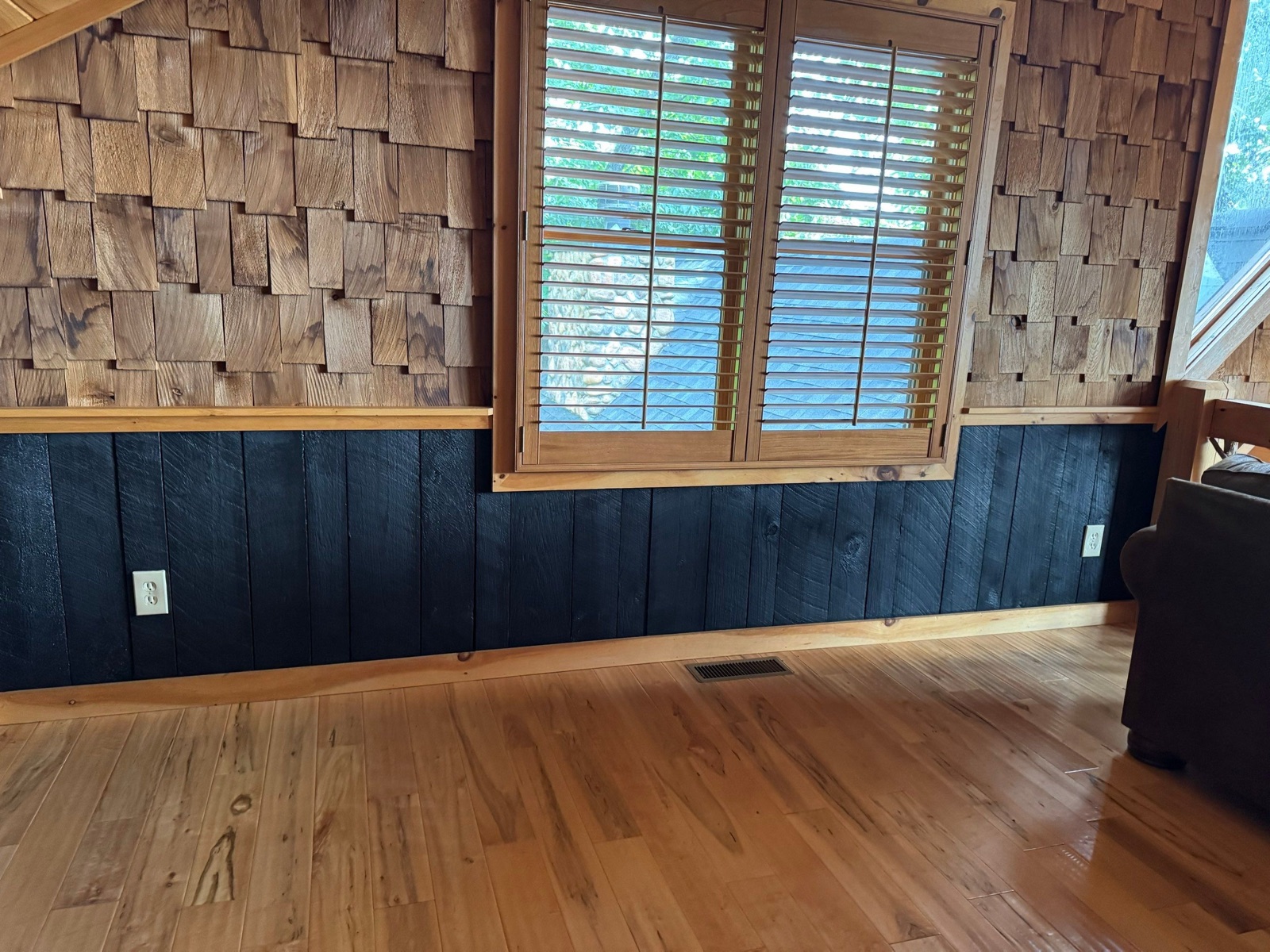 Cabin Accent Walls & Cabinet Painting