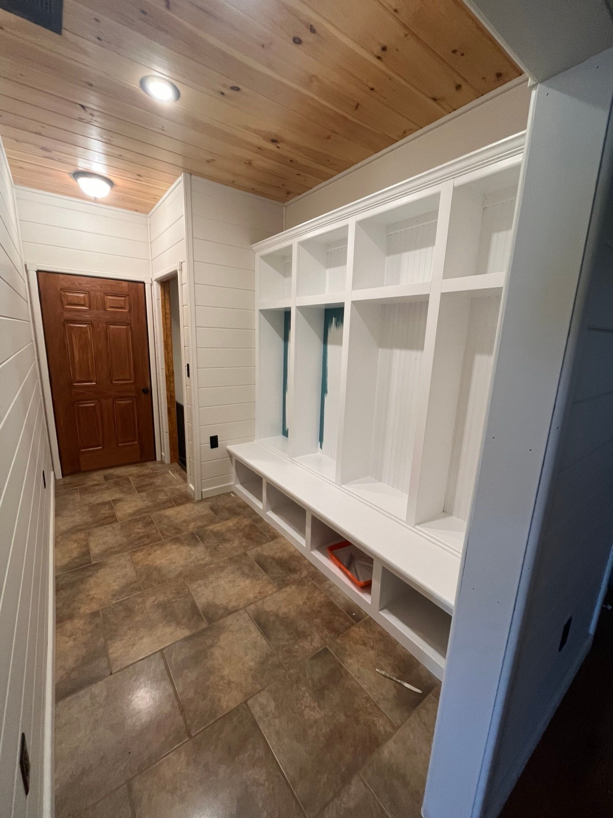 Whole-Cabin Interior Repaint in North Georgia: photo 15 of 21